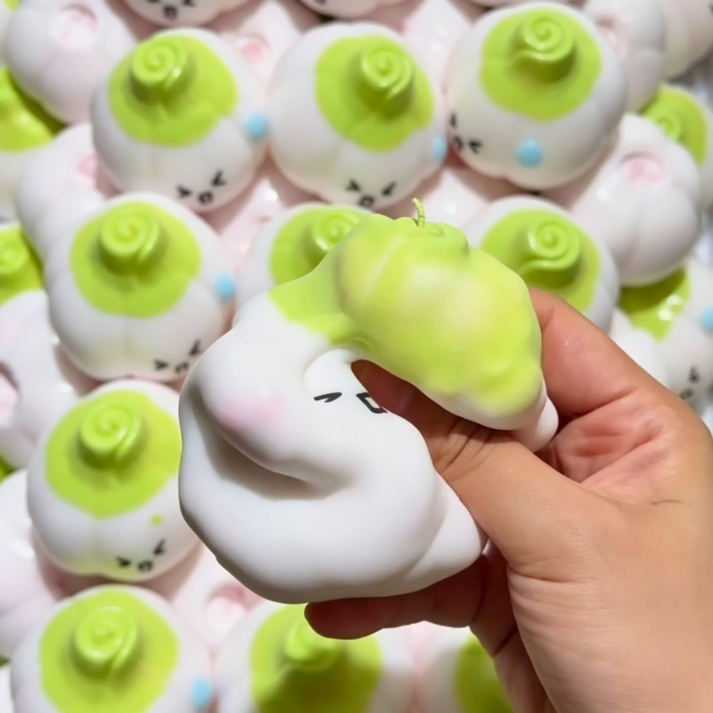 かわいい絵文字のニンニク ﻿ スクイッシー ストレスボール  - Party Games For Adults And Kids のレビューと価格